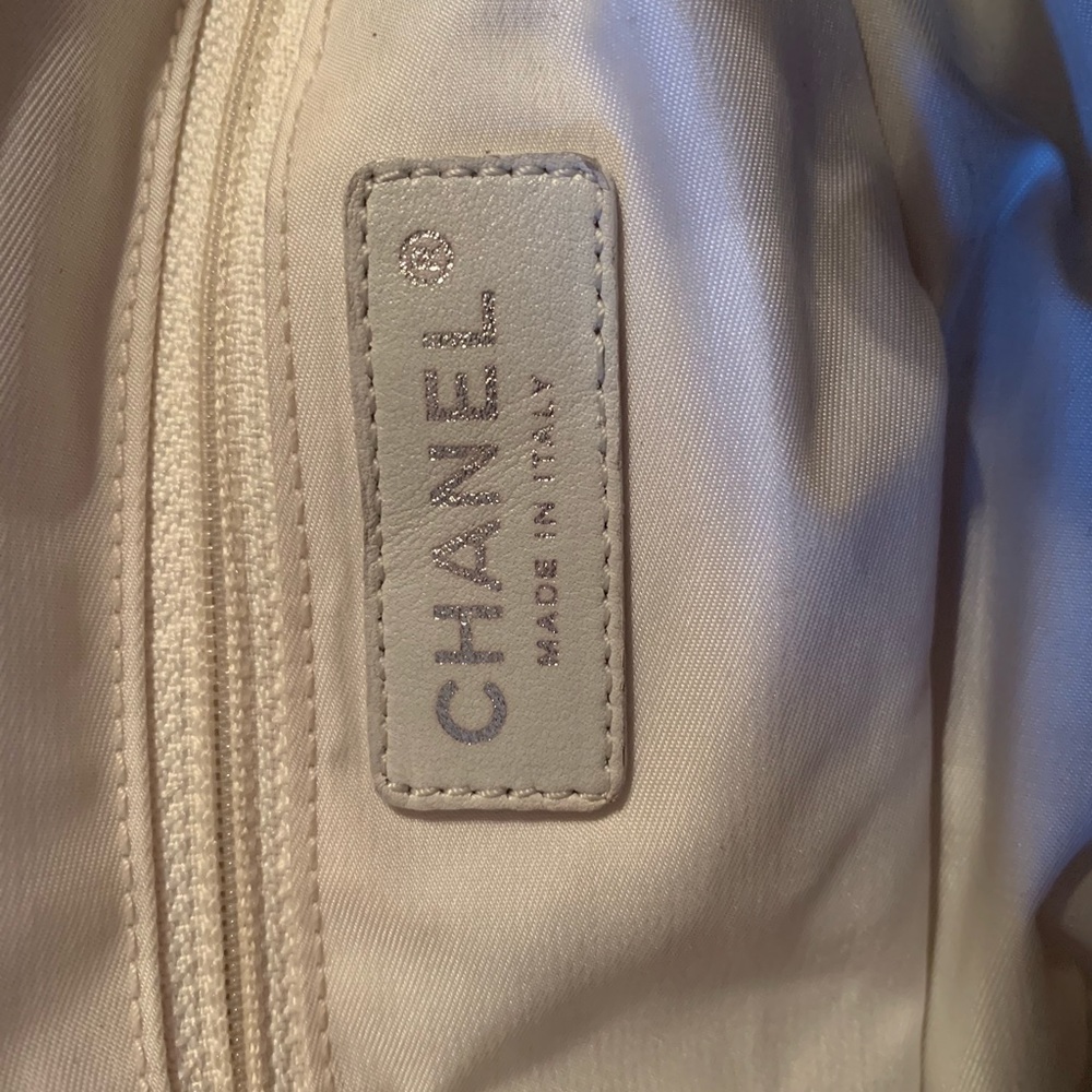 Genuine Chanel Gold Quilted Resort Bag - Picture 4 of 8
